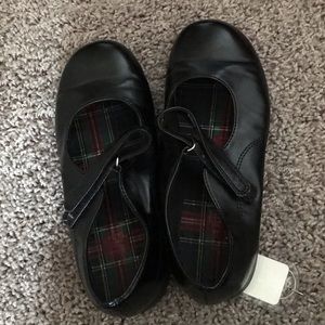 Black shoes for girls